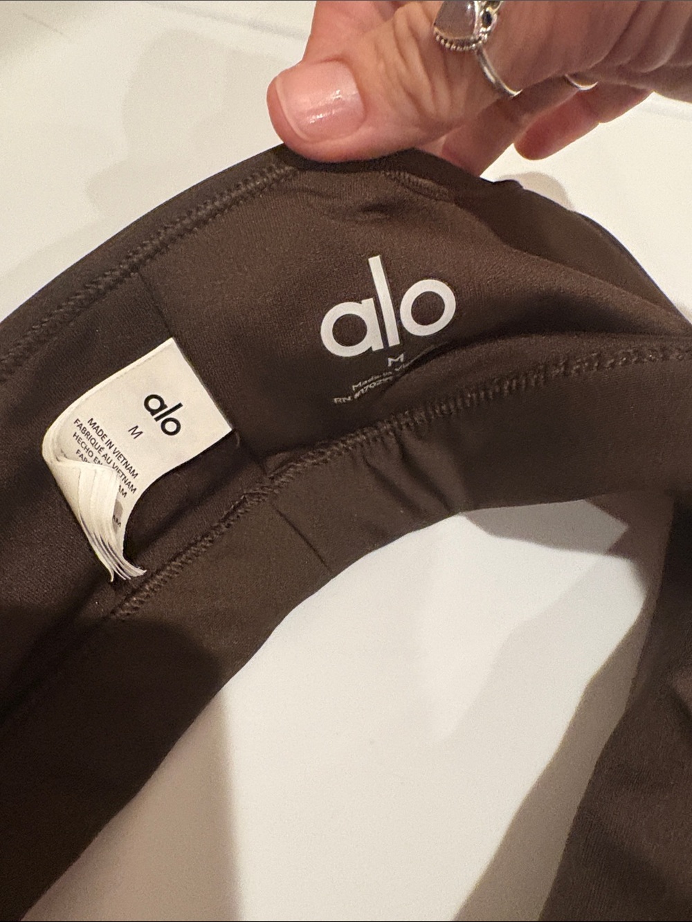 ALO Yoga Airlift Intrigue Sports Bra Espresso - Picture 10 of 10